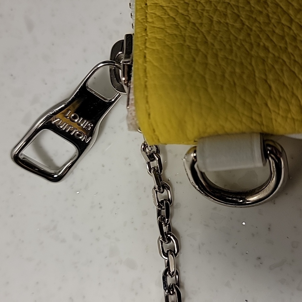 Authentic Louis Vuitton x Virgil Abloh  Limited Edition 🔑 Key cles COA - Picture 3 of 13
